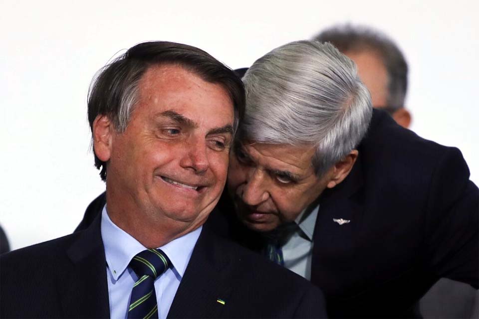 Em reunião, general Heleno falou em 'virar a mesa' da eleição e infiltrar Abin nas campanhas em 2022; veja vídeo