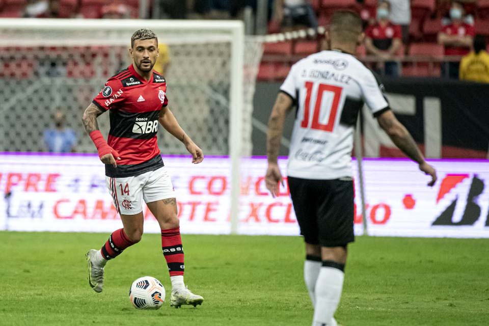 Flamengo recebe Olimpia no Maracanã pelas oitavas da Libertadores