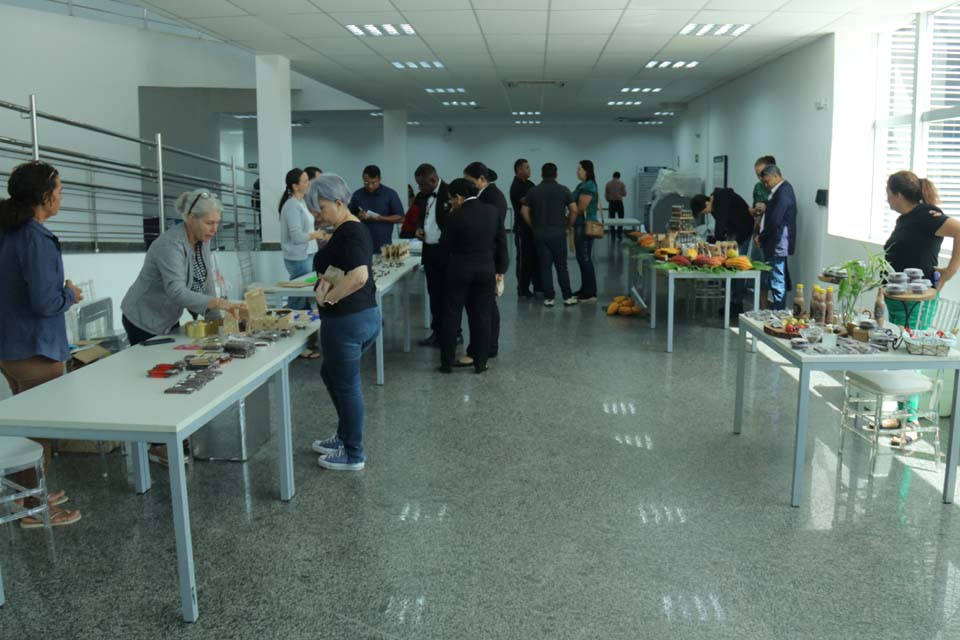 Produtores expõem produtos do cacau na Assembleia Legislativa de Rondônia em Porto Velho