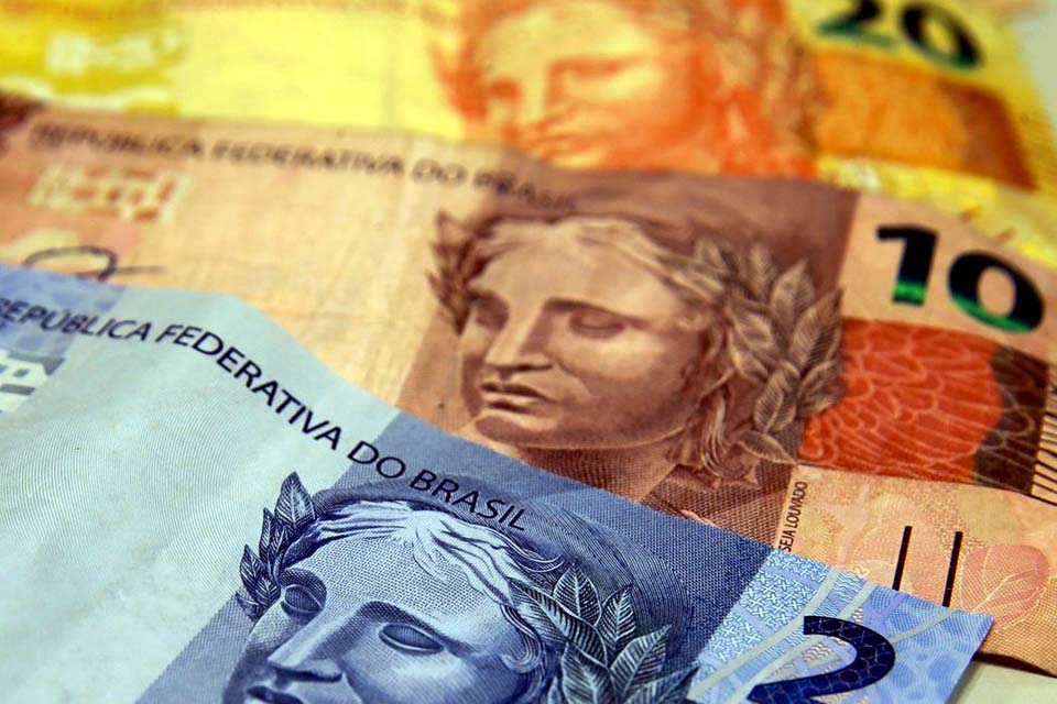 Mercado financeiro prevê queda de 3,76% da economia este ano