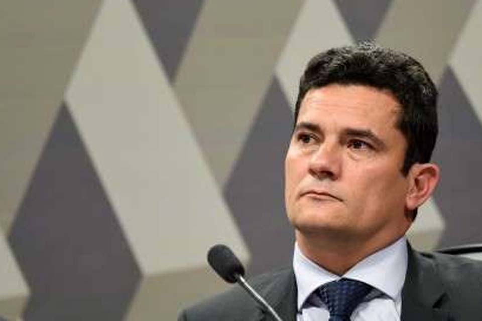 Moro aponta general Heleno como testemunha da interferência de Bolsonaro