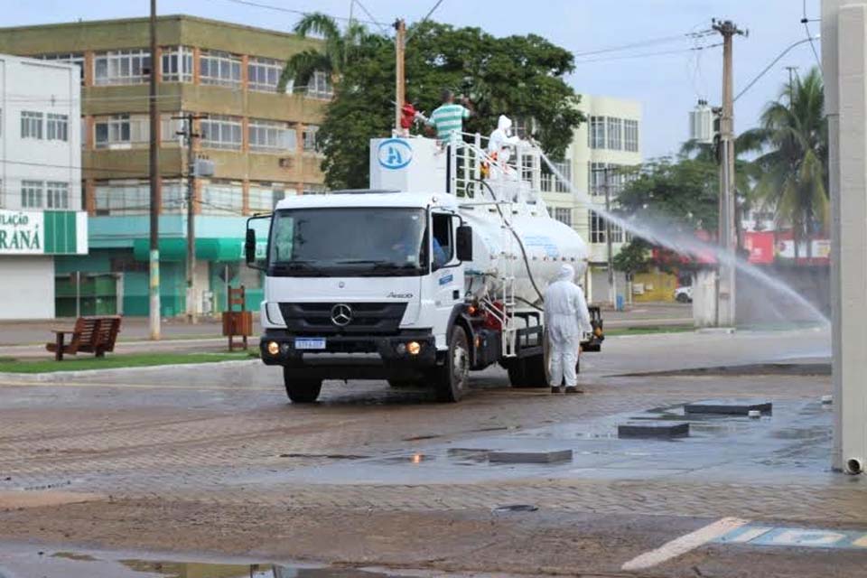  Prefeitura e empresa de água retomam ações de sanitização em espaços de grande circulação de pessoas