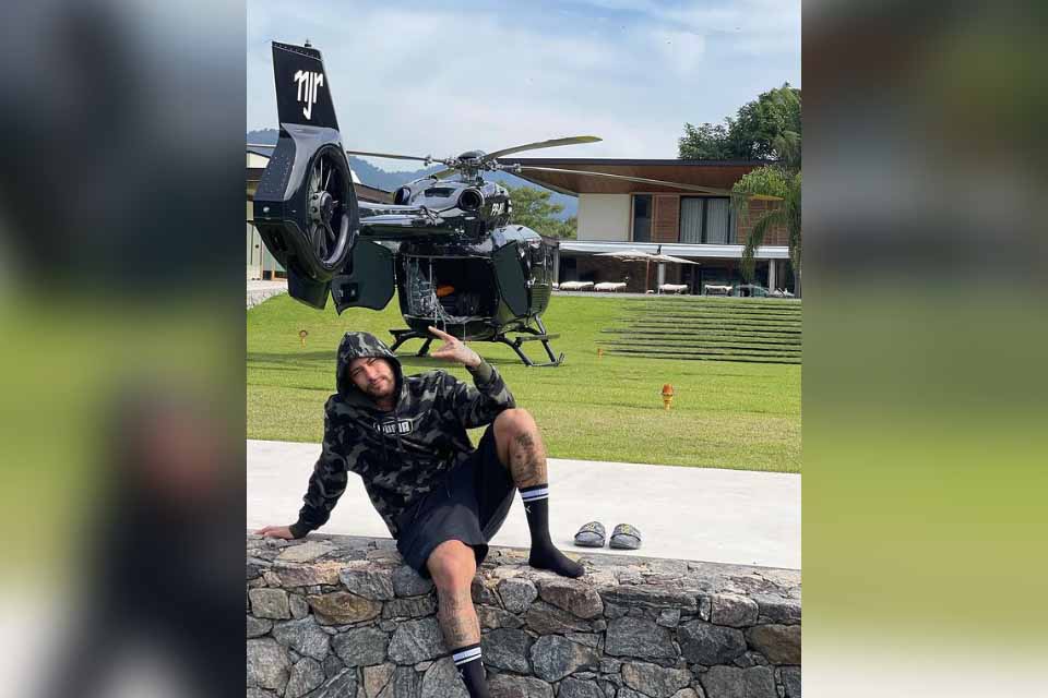 Neymar impressiona ao mostrar helicóptero de R$ 50 milhões no jardim da sua mansão