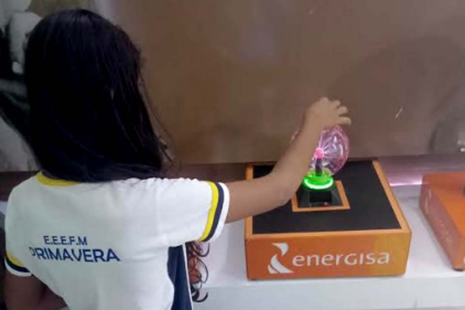 Alunos e professores de Theobroma participam de ação de eficiência energética