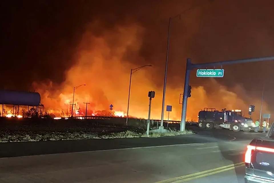 Autoridades temem aumento do número de mortes por incêndios no Havaí