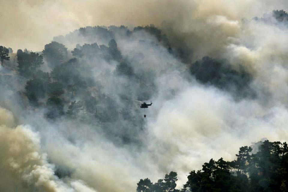 Líbano combate incêndios florestais que ameaçam áreas povoadas