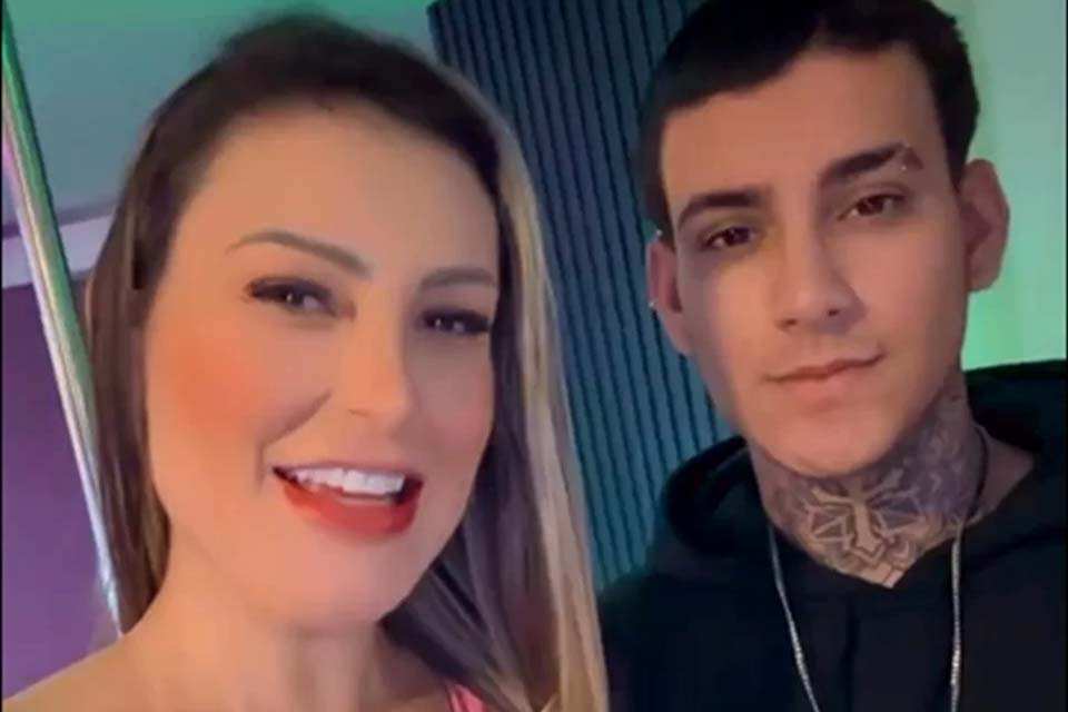 Andressa Urach revela que o filho escolhe as mulheres para os vídeos