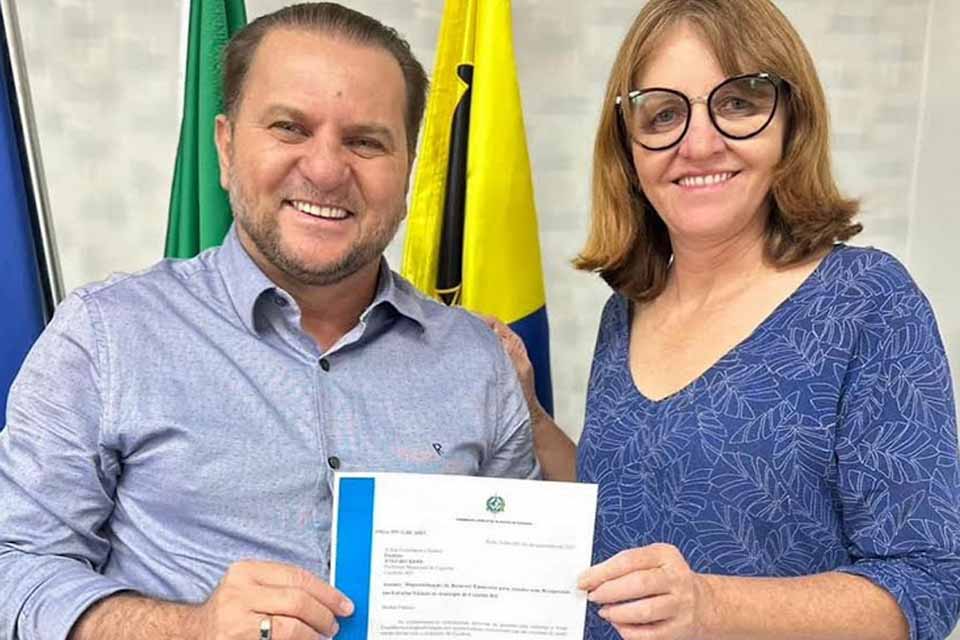 Deputado Cirone Deiró libera R$ 1 milhão para recuperação das estradas de Cujubim