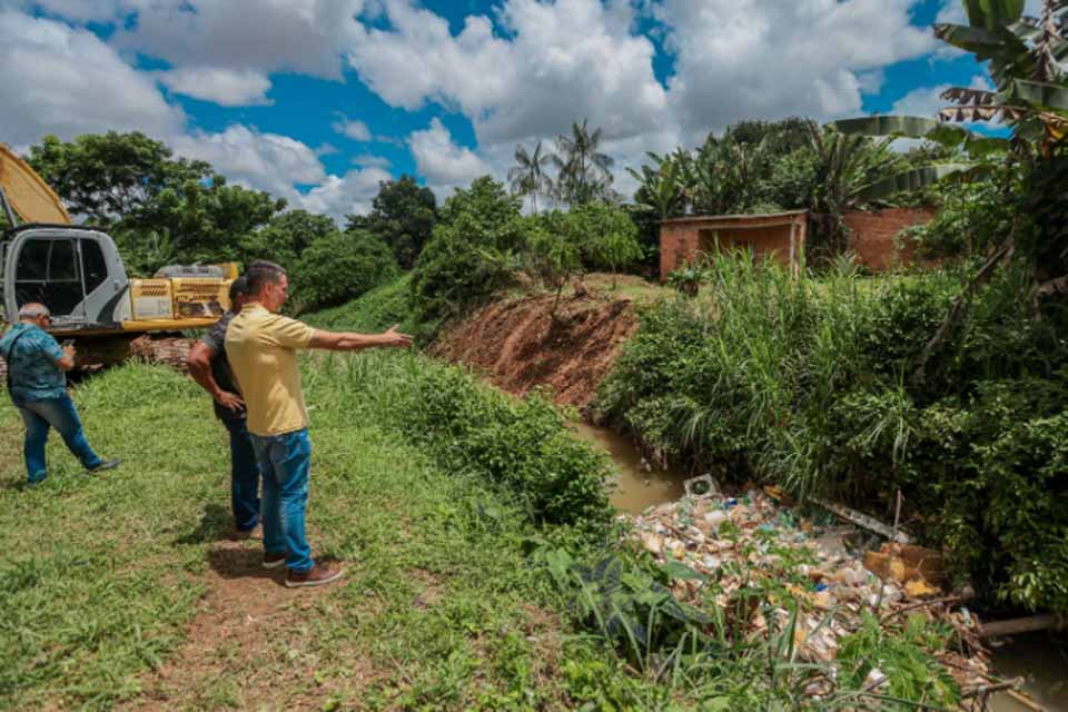 Léo Moraes acompanha trabalhos da operação Cidade Limpa; diariamente a ação remove toneladas de resíduos 