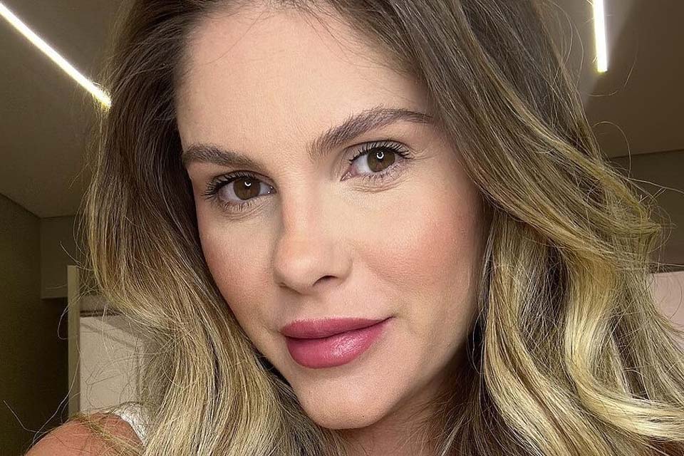 Bárbara Evans é apontada como 'neurótica com magreza' e rebate: 'Gosto de ser magra'