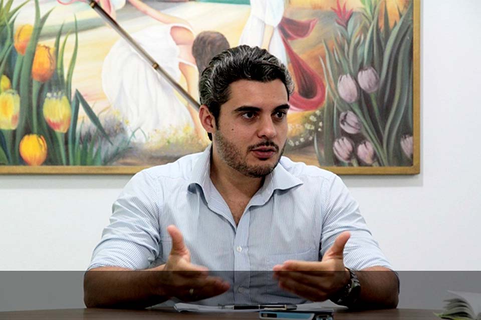 Thiago Flores fala sobre eleição, metas do mandato e declara apoio a Bolsonaro no segundo turno