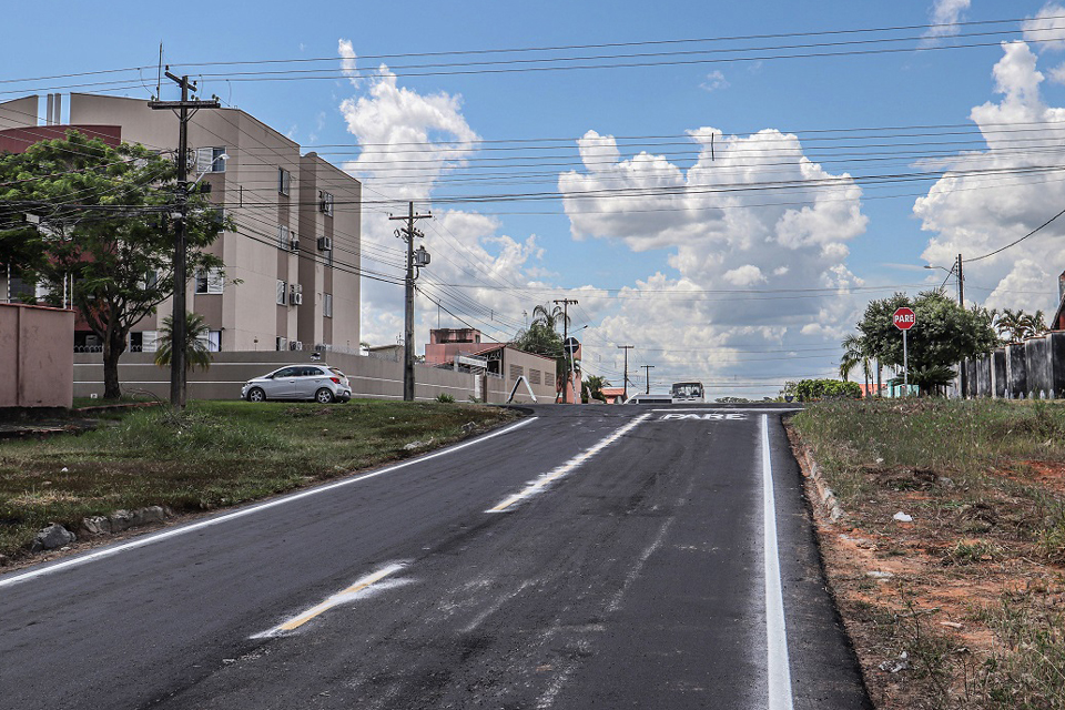 Rua 7 de Setembro recebe serviço de recapeamento; prefeitura segue com a revitalização de vias