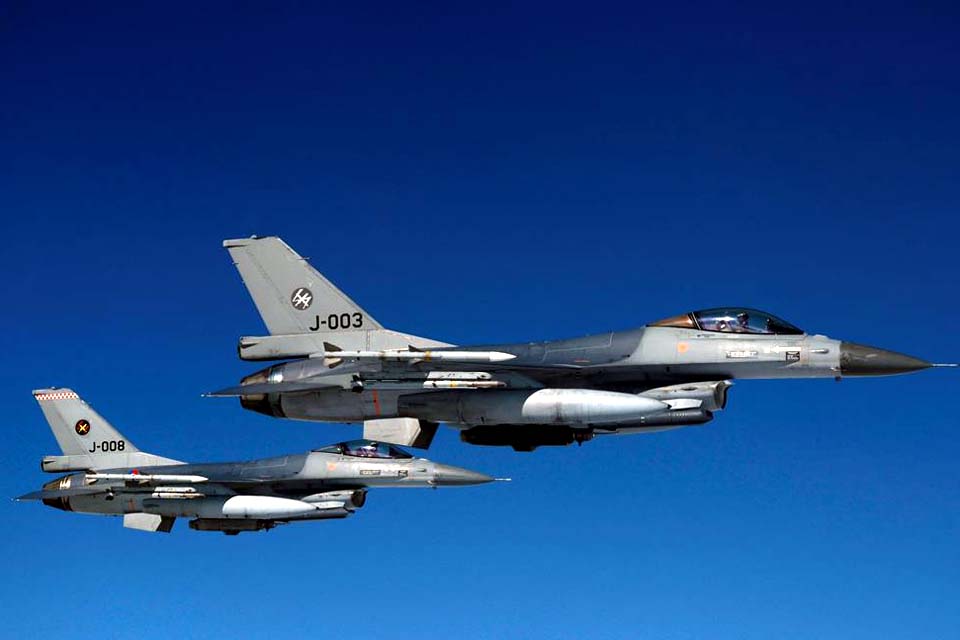 Dinamarca prevê entregar F-16 à Ucrânia no segundo trimestre de 2024