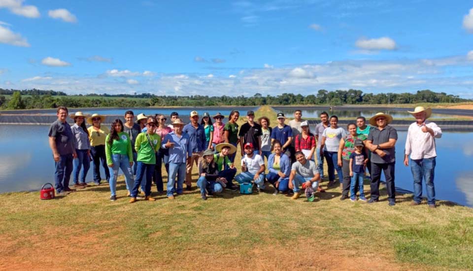 Acadêmicos de Gestão Ambiental de Colorado conhecem sistemas de tratamento sanitário e coleta seletiva de Cerejeiras