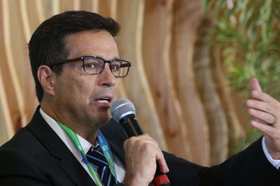 Para presidente do BC, ruído com governo afeta previsão de inflação