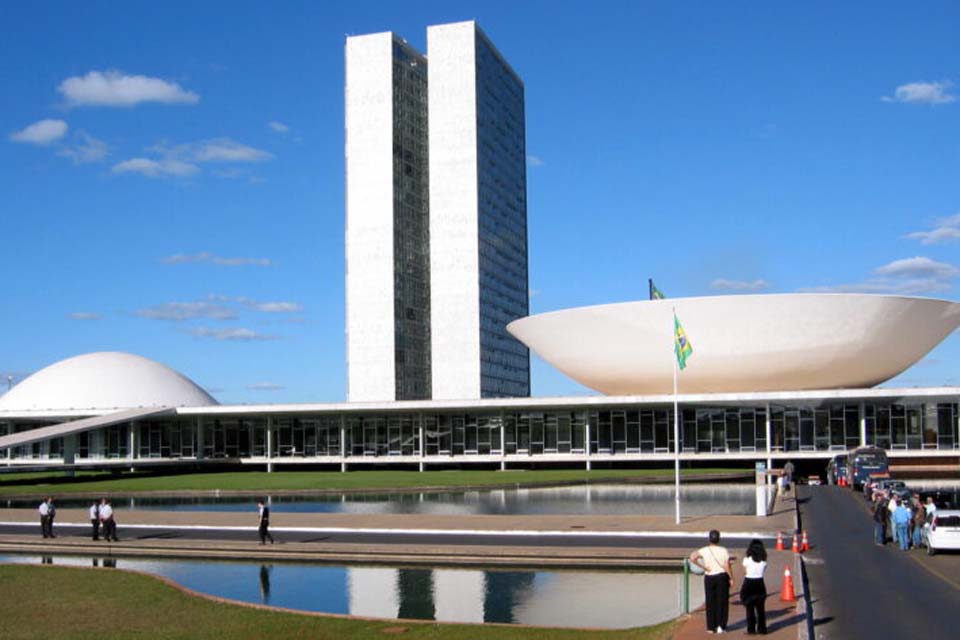 Inscrições para 18ª edição do Parlamento Jovem Brasileiro seguem abertas até o dia 30; Câmara dos Deputados irá custear as despesas dos finalistas 