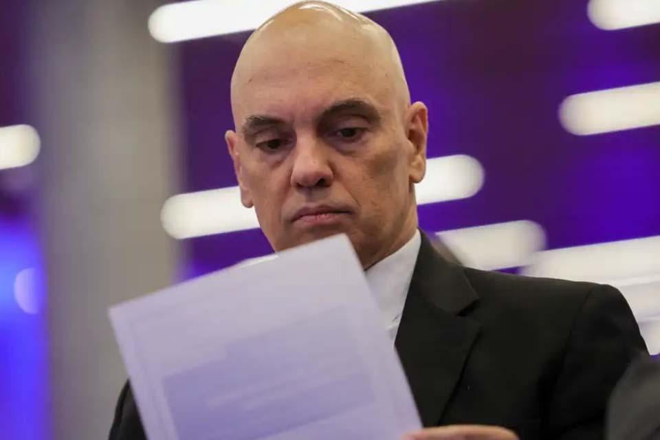 Alexandre de Moraes levanta sigilo de delação em que Cid implica Bolsonaro