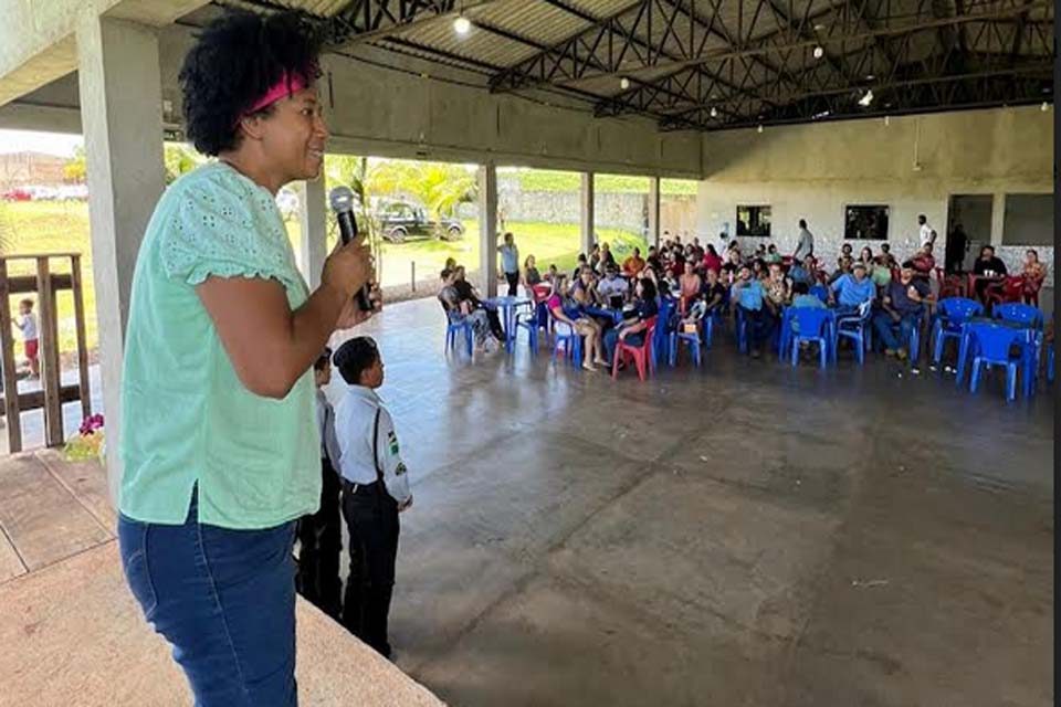 Deputada Sílvia Cristina participa da entrega de benefícios para a Apae e a Polícia Mirim de Alto Alegre dos Parecis