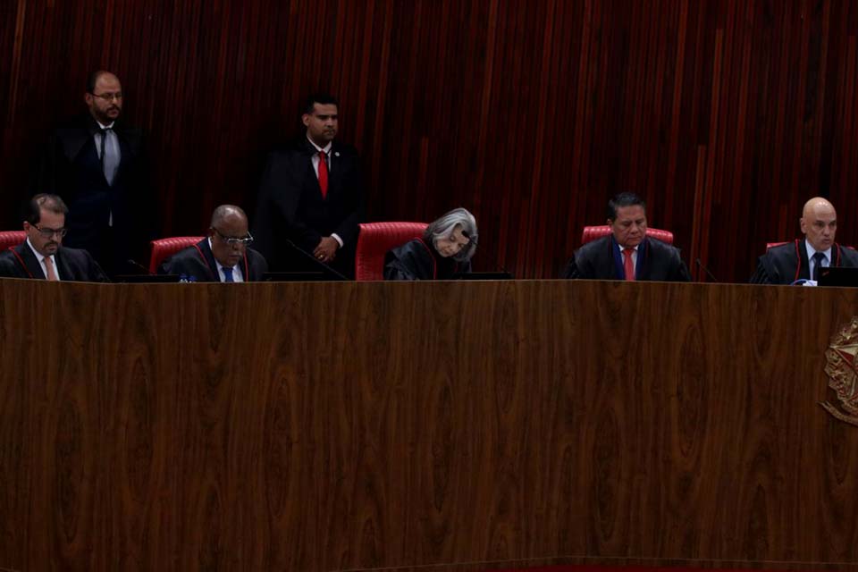 Tribunal Superior Eleitoral entra hoje na quarta sessão para julgamento de Bolsonaro