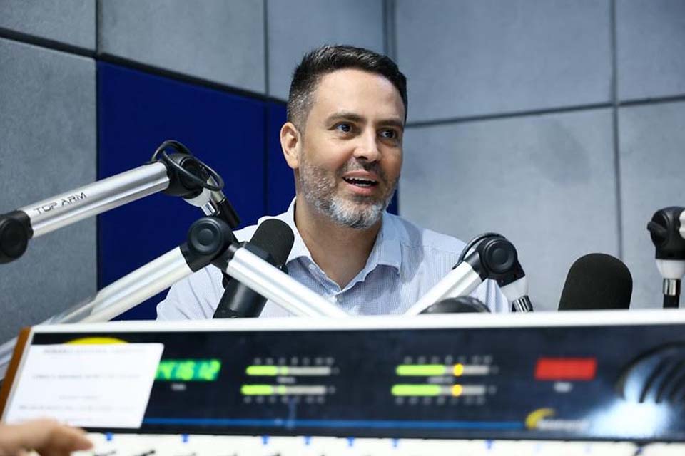 Durante entrevista em rádio, Léo Moraes fala sobre cidade mais sustentável e que vai cuidar do meio ambiente