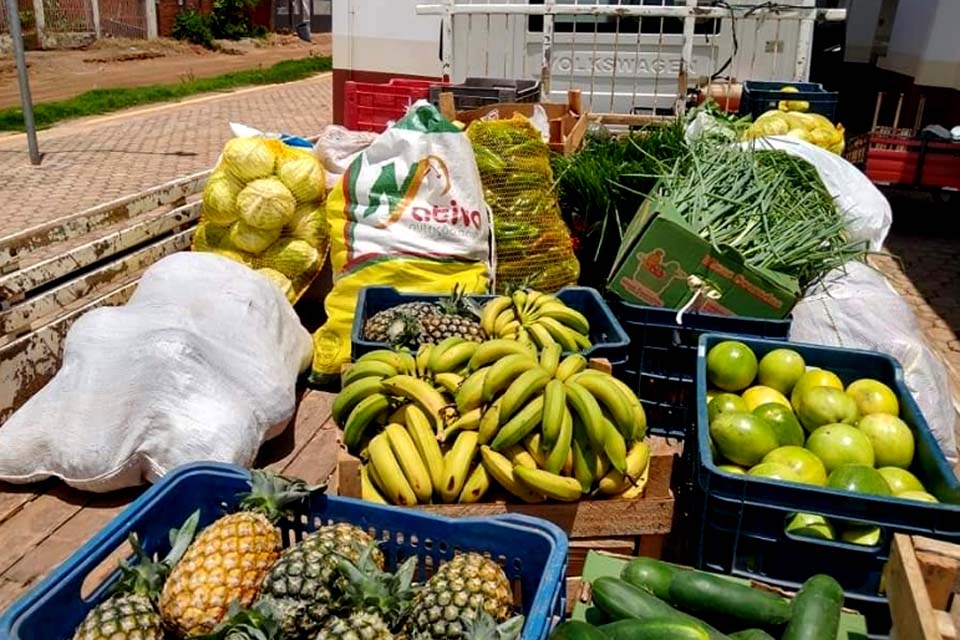 Prefeitura distribui 4 toneladas de alimentos do Programa de Aquisição de Alimentos