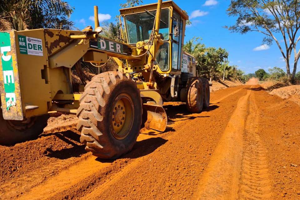 Trecho não pavimentado da RO-494, na região de Primavera de Rondônia passa por manutenção e melhorias