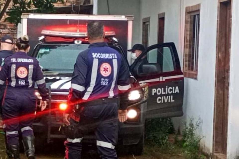 Jovem é encontrado morto com facada no peito em Vila de apartamentos