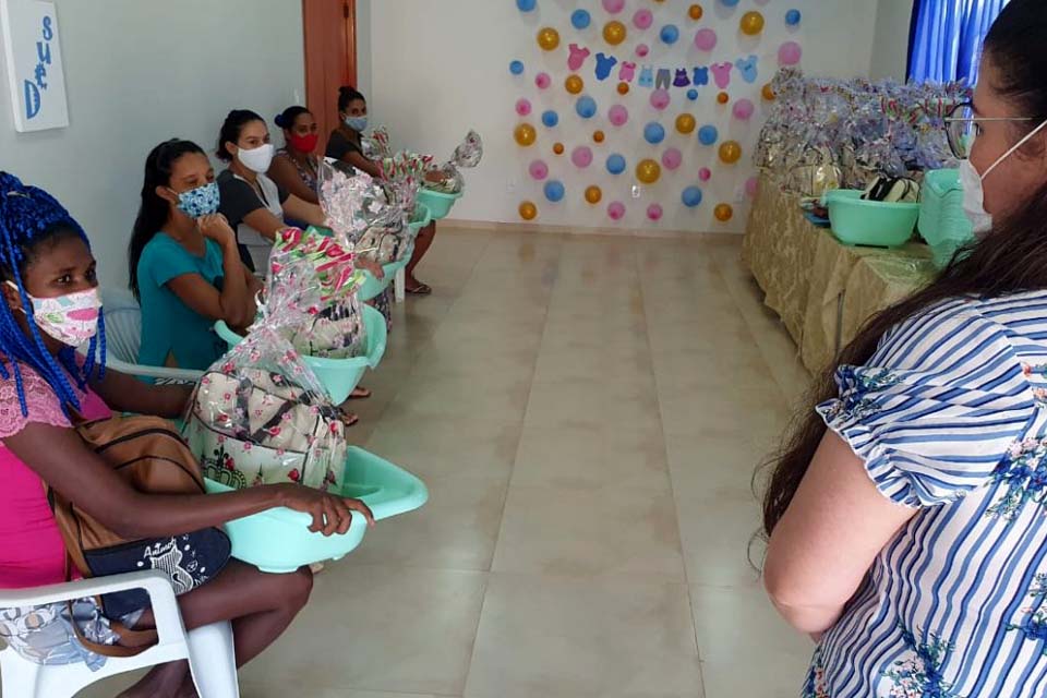 Prefeitura realiza entrega de kits maternidade para futuras mamães