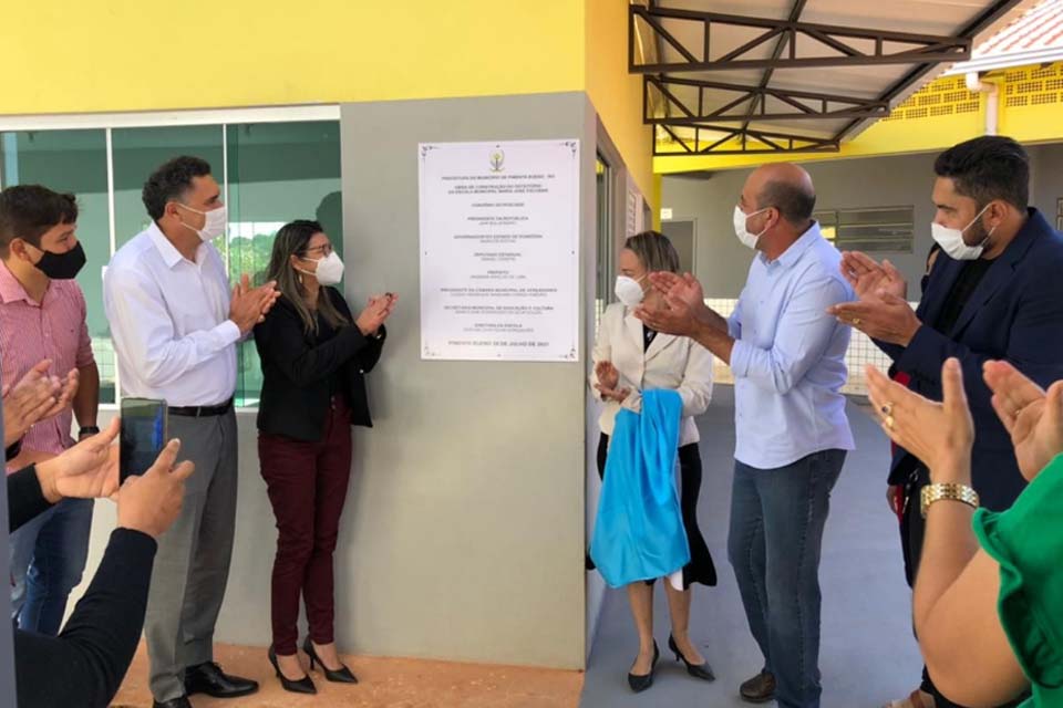 Refeitório e pátio escolar são inaugurados em escolas do município