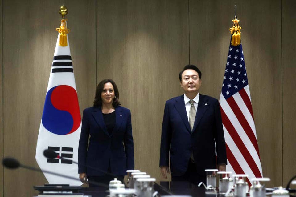 Vice-presidente dos EUA viaja para zona desmilitarizada entre as duas Coreias