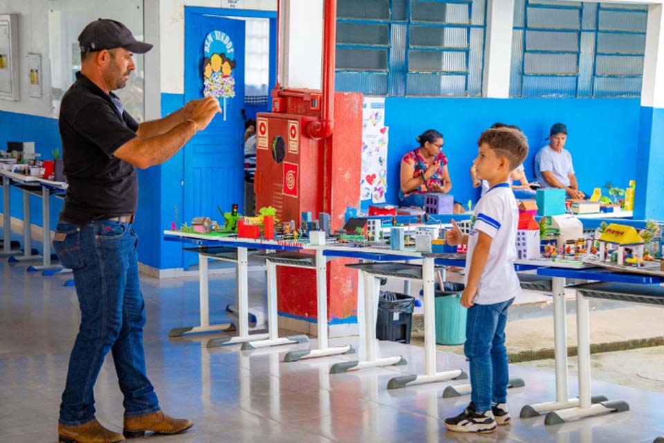 Alunos da Escola Jean Carlos Muniz participam de concurso de maquetes promovido pelo Detran