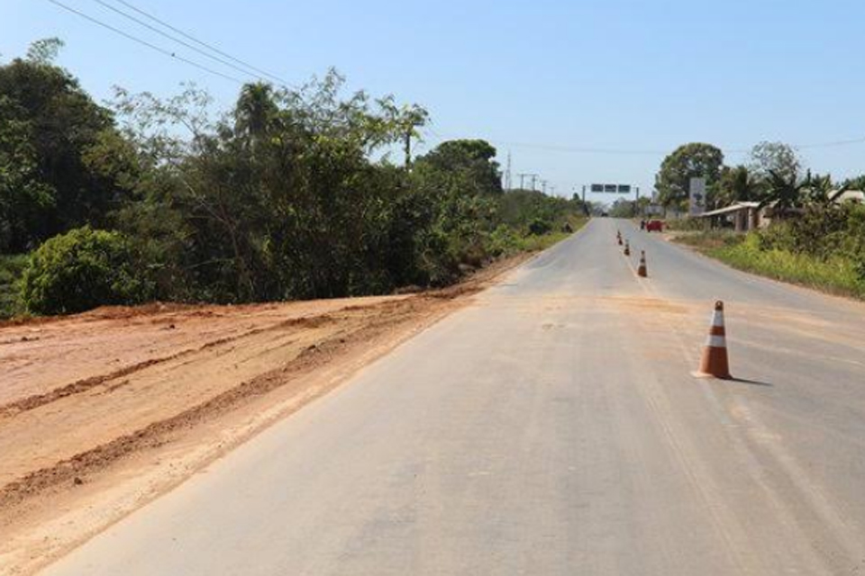 Empresa intensifica obras de duplicação da avenida Brasil em Ji-Paraná