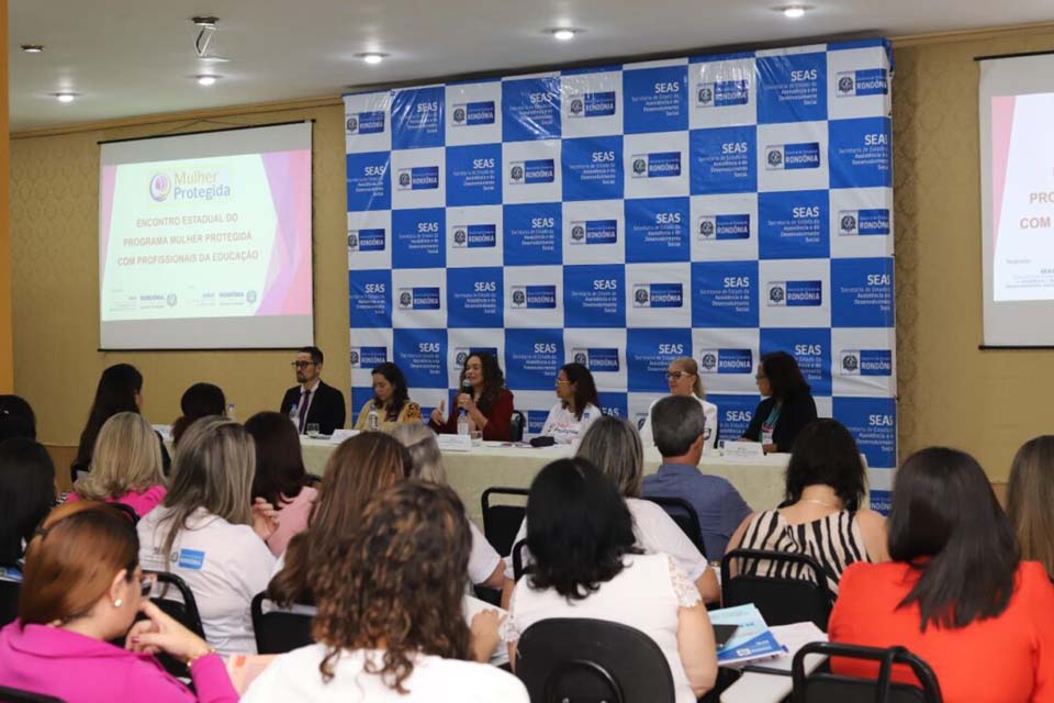 Encontro discute expansão do programa Mulher Protegida às escolas visando à prevenção da violência a partir das séries iniciais