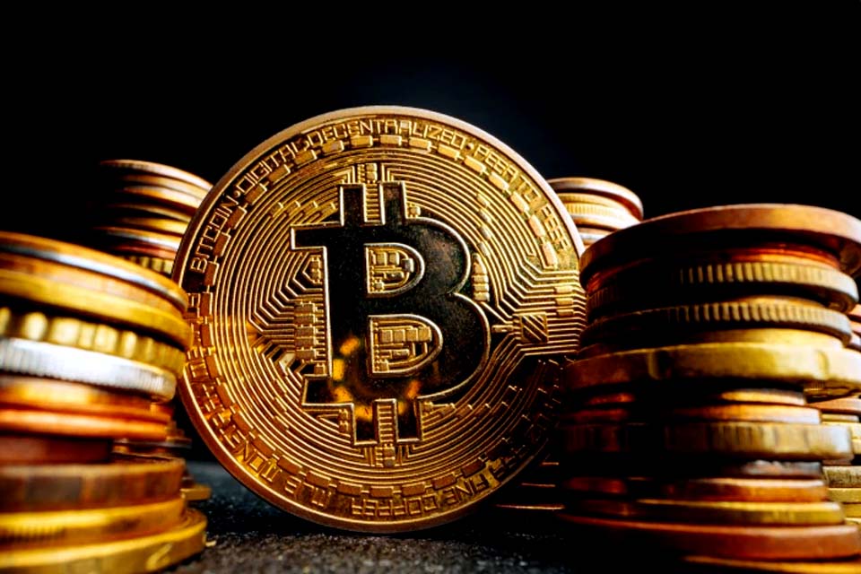 Quase 50% dos donos de criptomoedas compraram pela 1ª vez em 2021