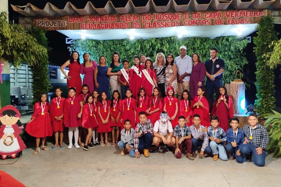 Estudantes da Escola Primavera em Theobroma são premiados por leituras e resumos realizados