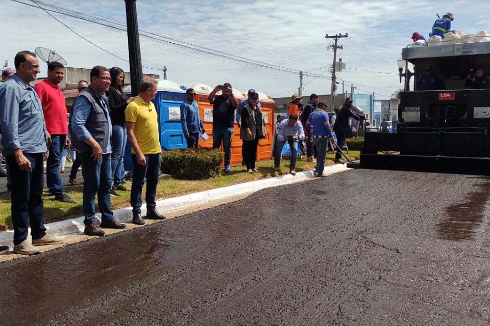 Deputado Luizinho Goebel anuncia mais 5 quilômetros de microrrevestimento asfáltico para Alvorada do Oeste