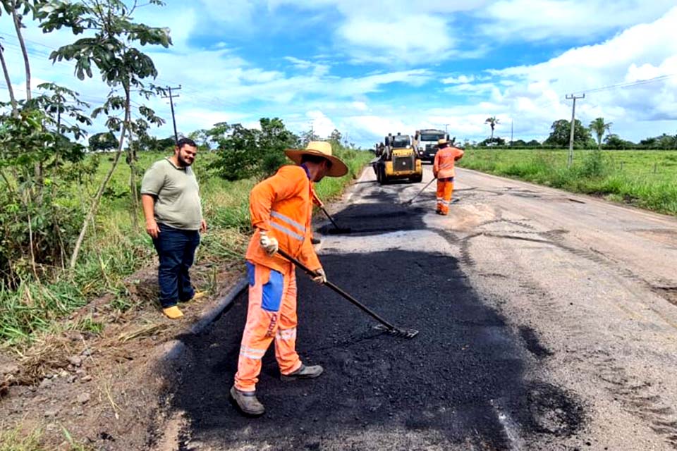 DER inicia recuperação da RO-383 entre Rolim de Moura e Santa Luzia d’Oeste