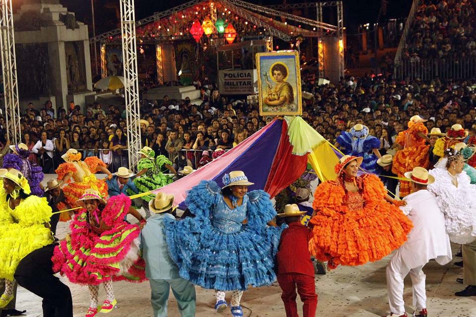 Manifestações culturais ganham espaço em festas juninas no Nordeste