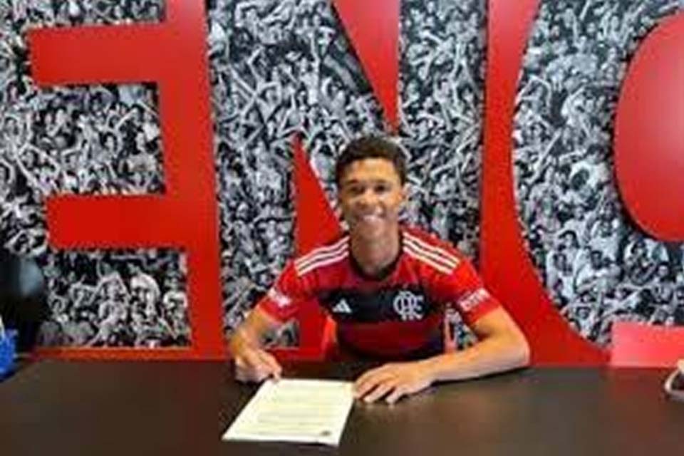 Flamengo/RJ assina contrato profissional com Victor Thiago, zagueiro rondoniense, da cidade de Ariquemes