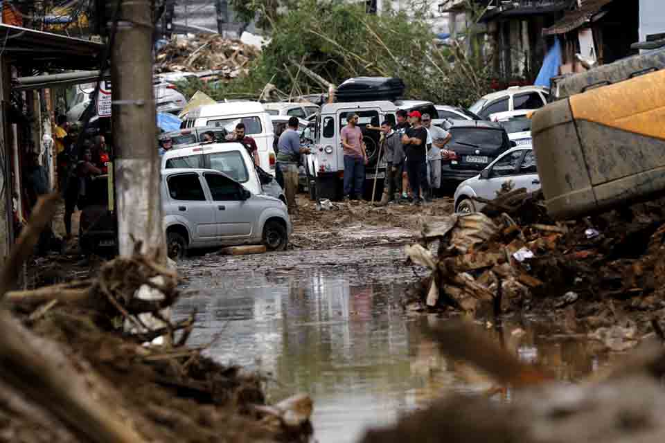 Petrópolis tem mais de 800 pessoas morando em abrigos