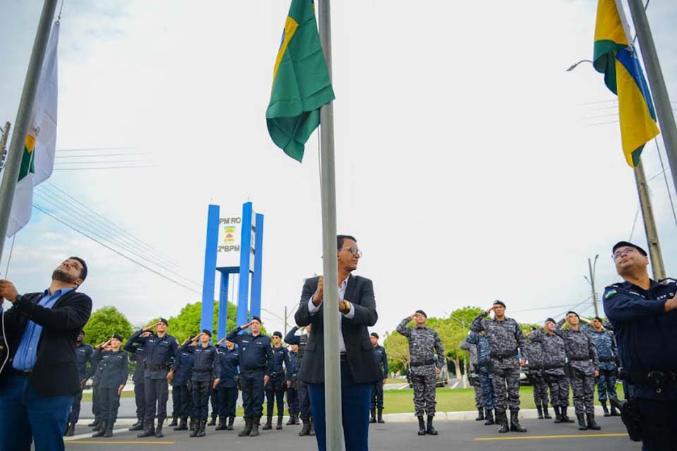 Secretaria Municipal de Educação de Ji-Paraná dá início a Semana da Pátria com momento cívico no 2º BPM