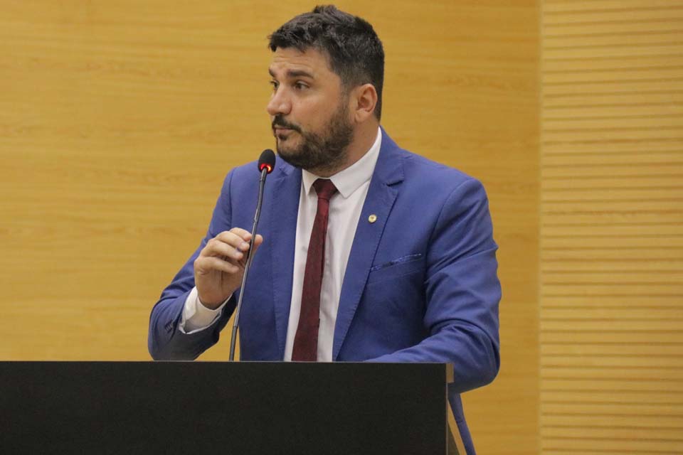 Deputado Jean Mendonça destina R$ 300 mil para aquisição de medicamentos para São Felipe do Oeste