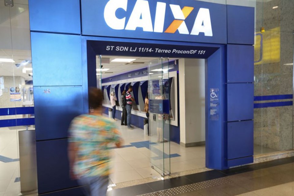 Caixa libera saque da 2ª parcela de auxílio para nascidos em abril