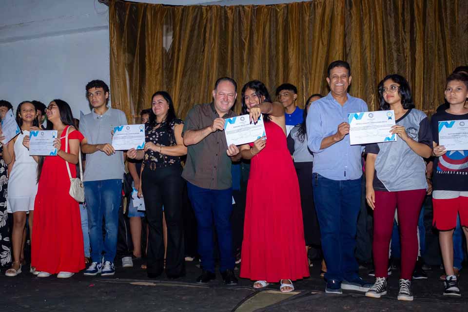 Deputado Pedro Fernandes apoia cursos na área de educação e cultura em Porto Velho