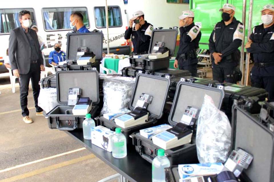 Detran Rondônia repassa etilômetros para a Polícia Militar utilizar nas atividades de trânsito