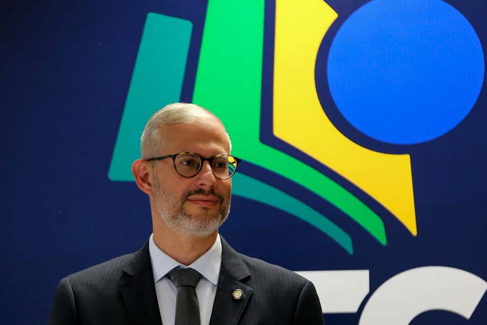 Brasil poderá ter “maior banco de dados sobre ensino”, diz ministro