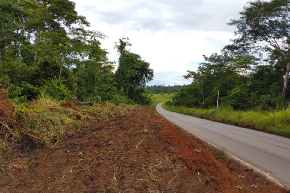 DER executa obras de manutenção na Rodovia-492, nas regiões do Café e Zona da Mata