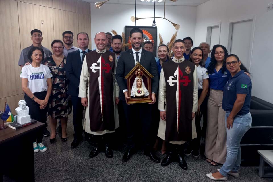 Deputado Camargo se reúne com religiosos da Associação Brasileira Arautos do Evangelho, entidade ligada à Igreja Católica