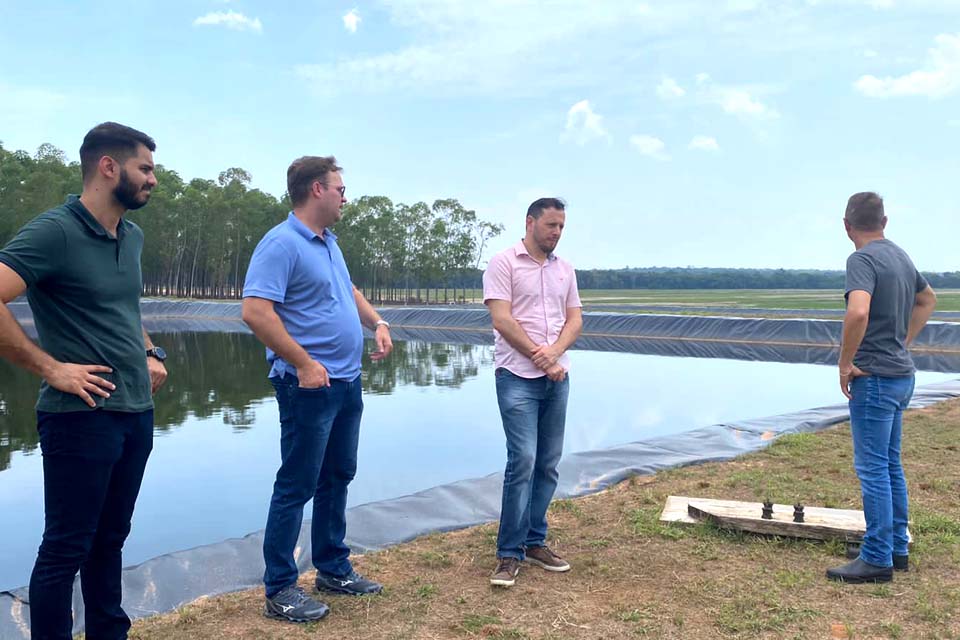 Prefeito e equipe do Saae de Vilhena visitam aterro sanitário para verificar destinação de resíduos