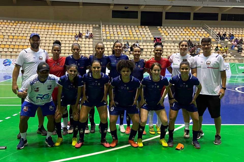 Reforçada por atletas de Vilhena, Houve Via Motos é campeã da Copa MT de Futsal Feminino   